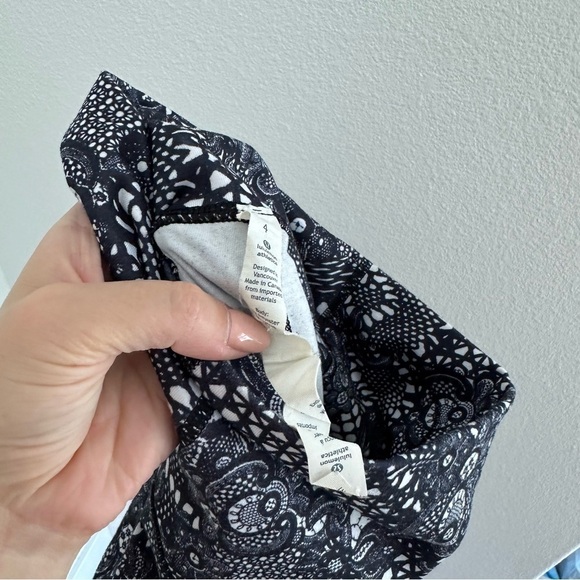 Lululemon Wunder Under Full Length Leggings Pretty Lace White Black Size 4 Women - Picture 9 of 10